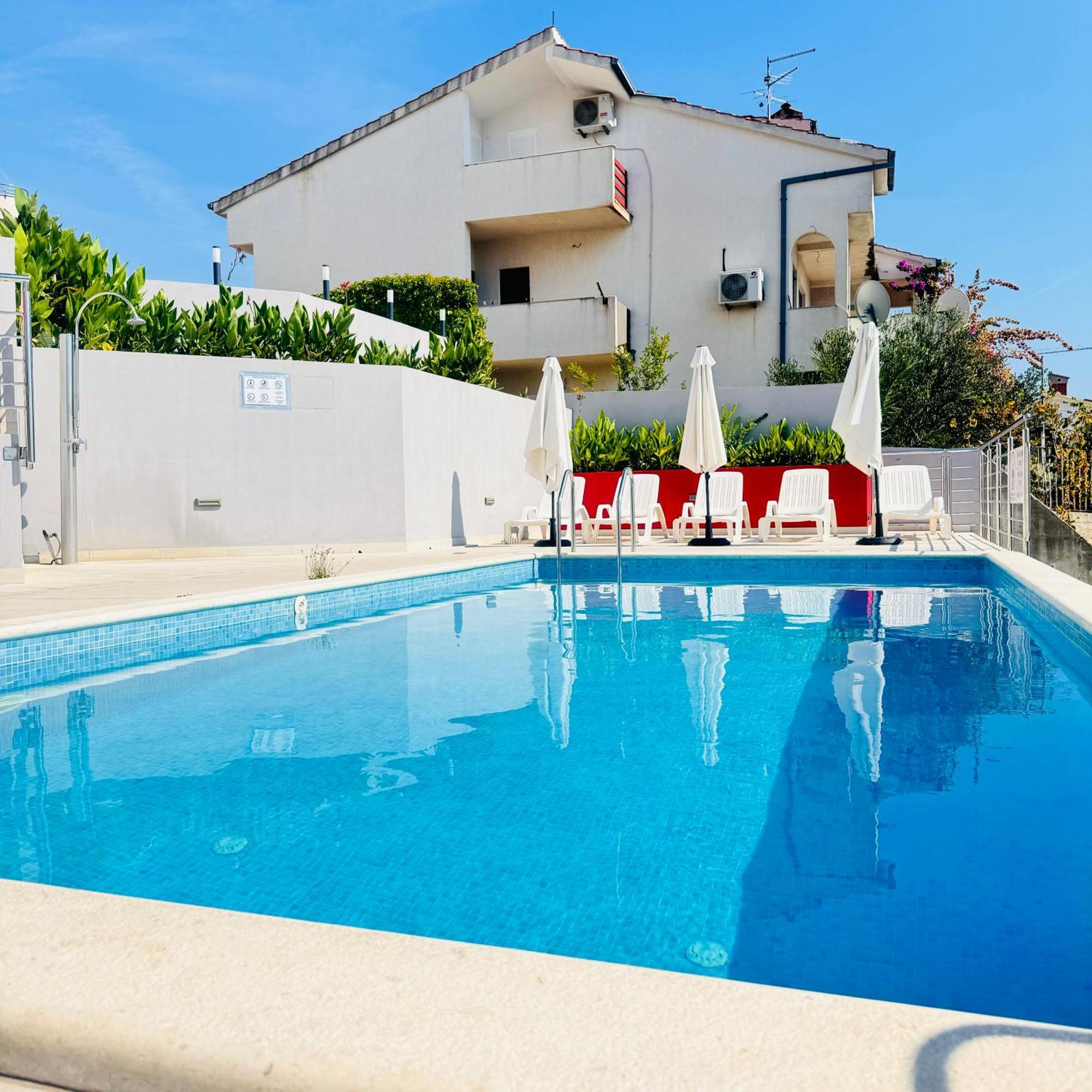 Luxury Apartments Villa Lenka Подстрана Экстерьер фото